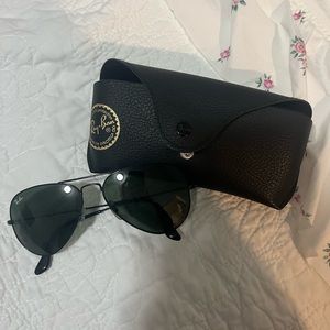 Ray-Ban Classic Aviator Sunglasses